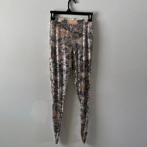 VENUS Sequin Patterned Leggings in Silver and Nude